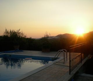 Piscina al tramonto